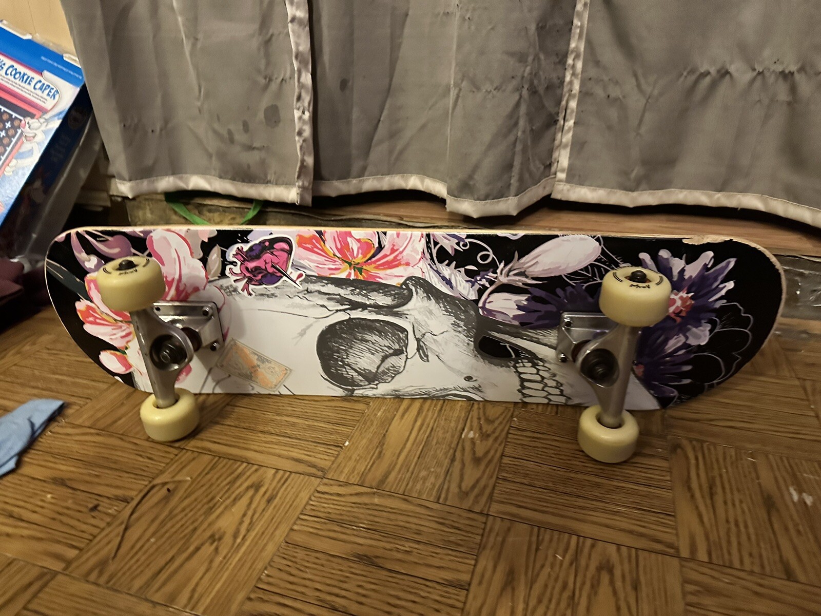 Skateboard in almost perfect condition.