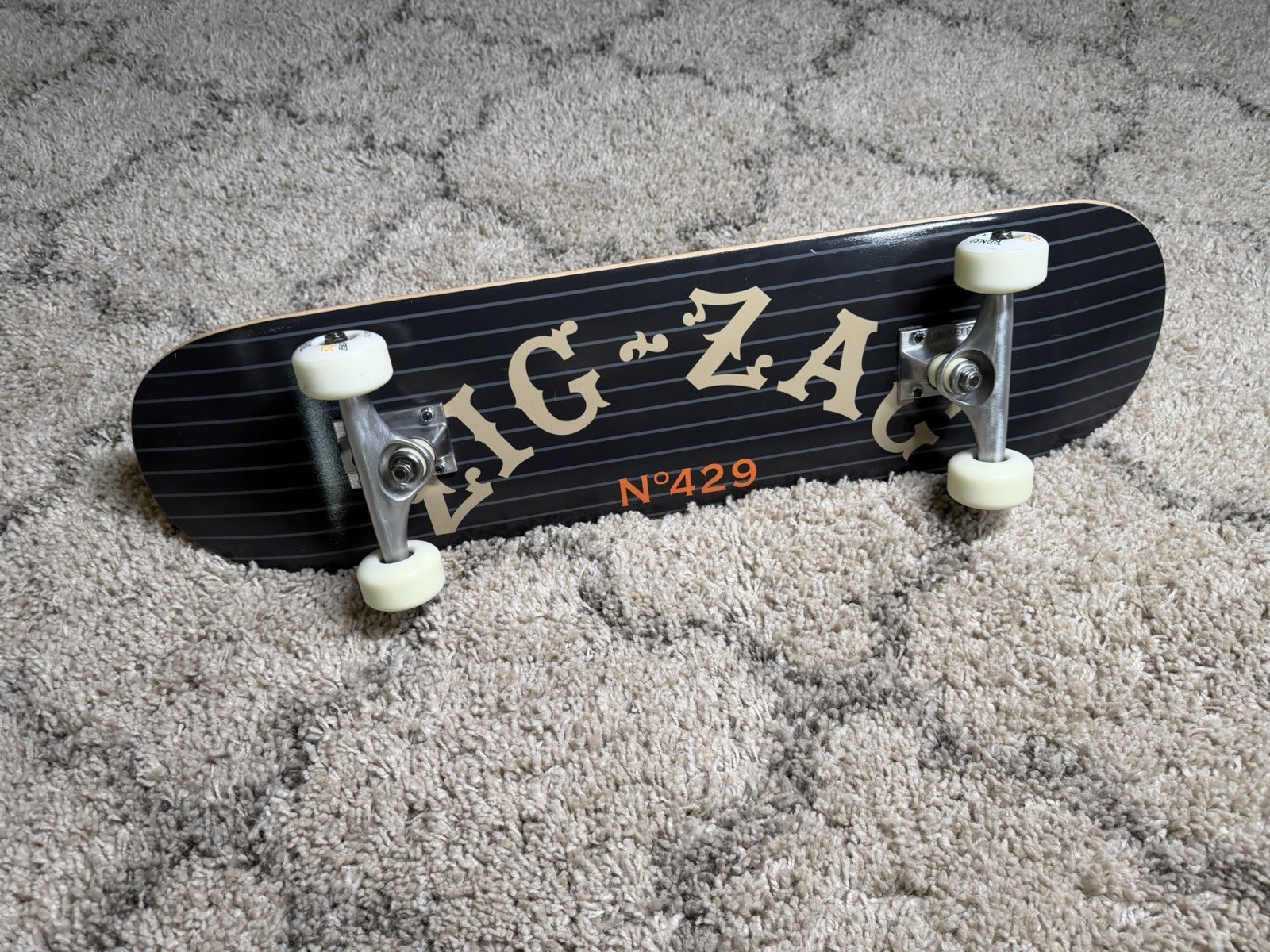 Element Zig-Zag N°429 Complete Skateboard w/ Element Trucks & Bones Wheels