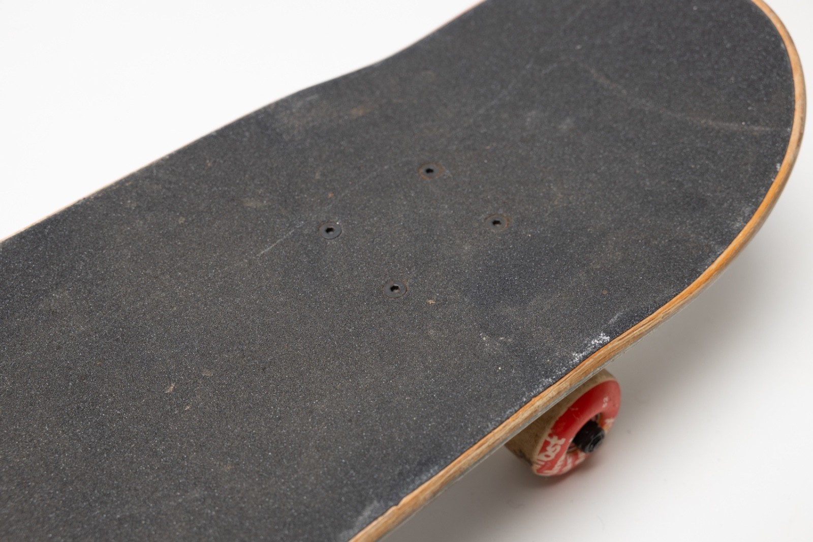 RARE Almost SKTBRDS Skate Board Skateboard 7.5&Prime; Complete, Deck, Trucks, Griptape